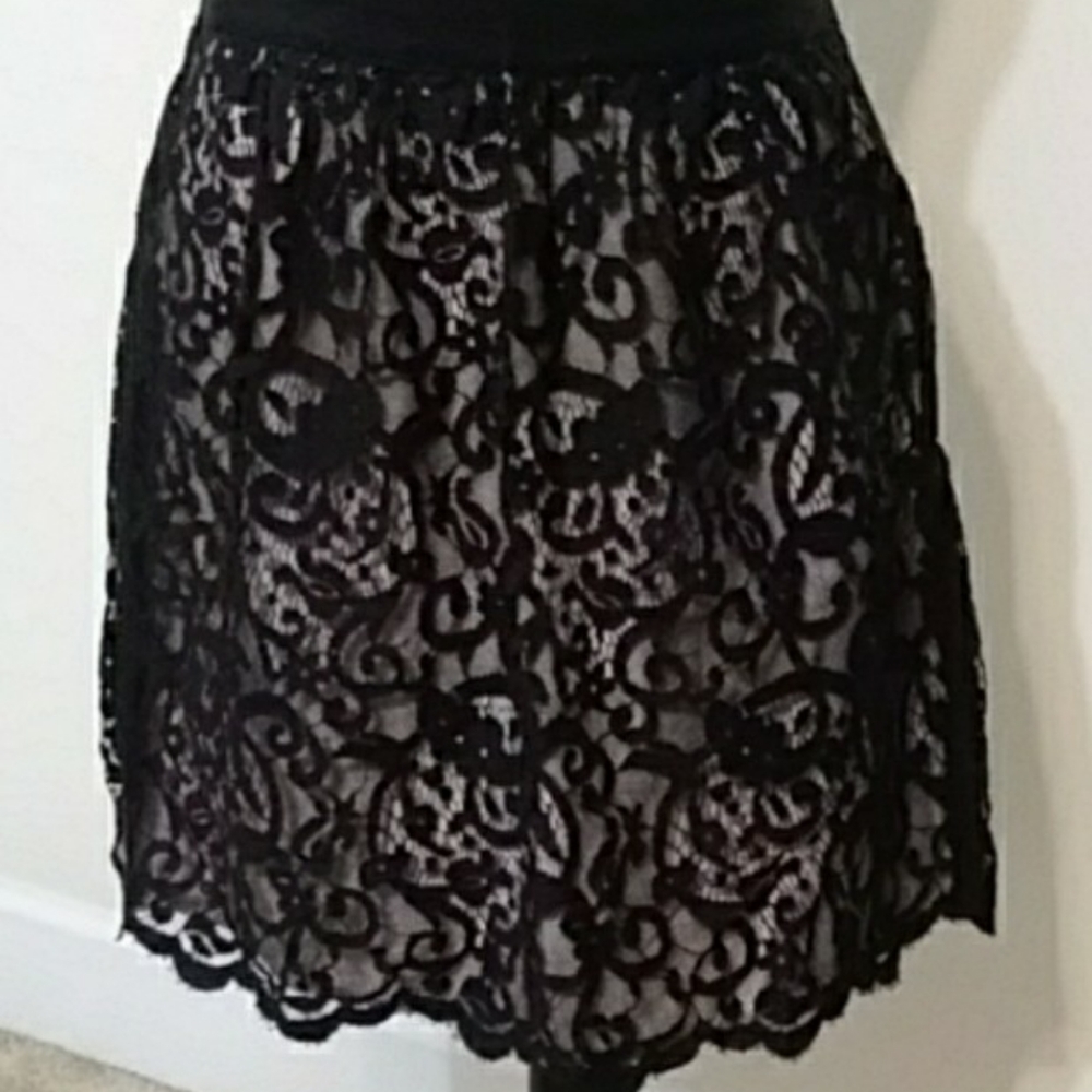 🌟HP🌟NWT LOFT Black Laced Skirt